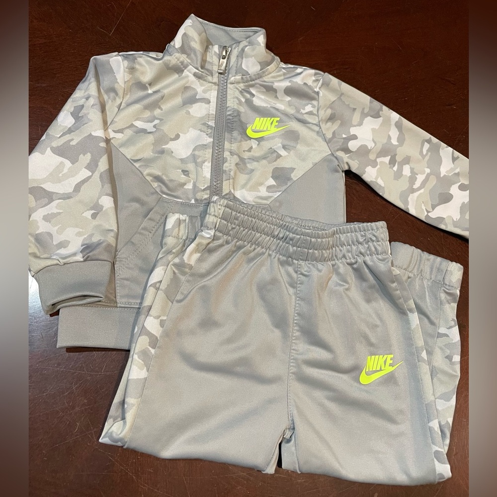 Nike Toddler Gray Camo Tracksuit
